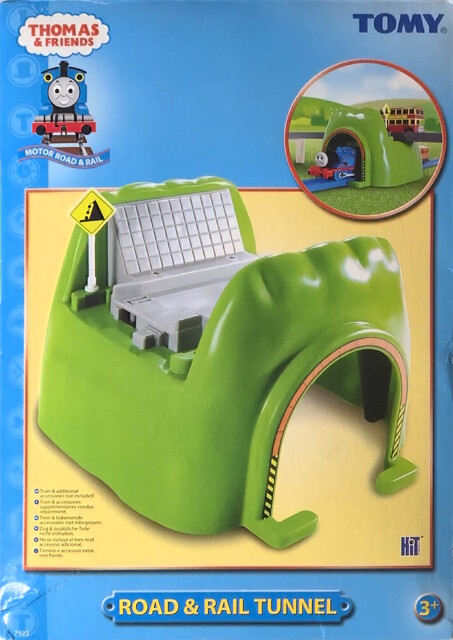 2005 accessory box bridge front motor_road_&_rail packaging thomas_the_tank_engine tomy tunnel // 2611x3686 // 2.1MB